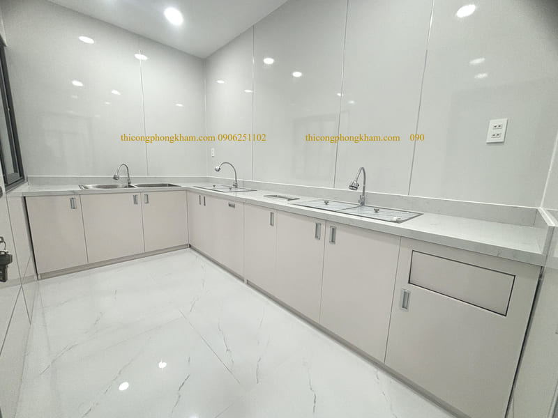 Tủ phòng vô trùng khu ướt phòng khám nha khoa OZE